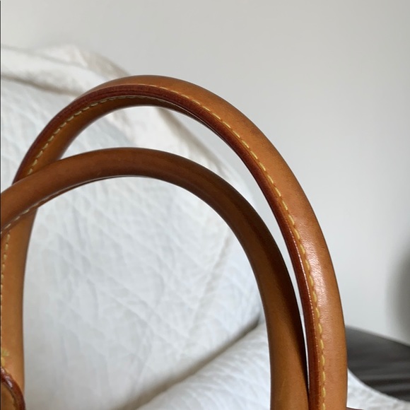 Louis Vuitton Tivoli PM gently used, like new. - Picture 3 of 8